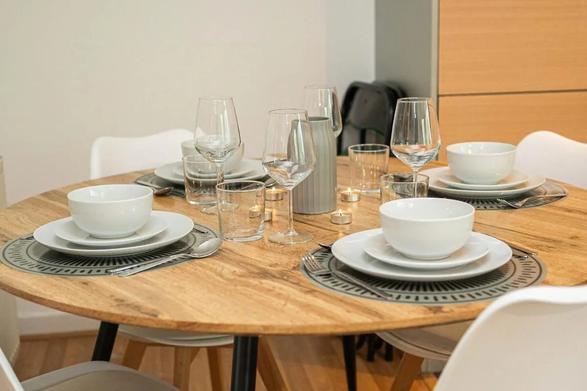 Stylish 2-Bed With Stunning View Apartment London